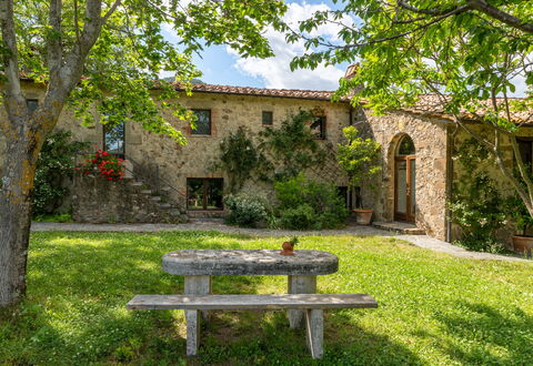 Villa Amiata: Plante, Bygning, Himmel, Naturlige Landskab, Træ, Vindue, Vegetationen, Arkitektur, Land Lot, Græs