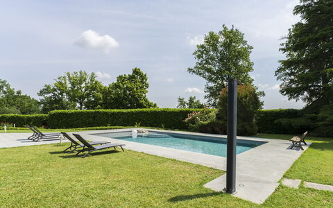 Casa del Marchese, Pool, Wifi, Castell' Arquato: Himmel, Vand, Sky, Plante, Svømmepøl, Skygge, Træ, Udendørs Møbler, Rektangel, Græs