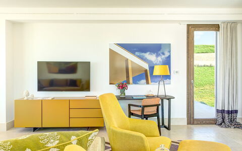 Villa Smeraldo - Sea Front | By Rocco Forte Villas: Ejendom, Møbel, Bord, Couch, Stue, Stol, Gul, Arkitektur, Indretning, Træ