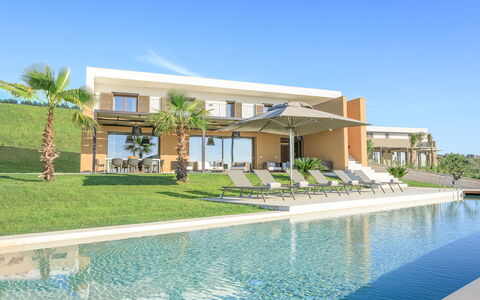 Villa Agata - Sea View | By Rocco Forte Villas: Vand, Himmel, Ejendom, Bygning, Plante, Azure, Indretning, Fritid, Træ, Hus