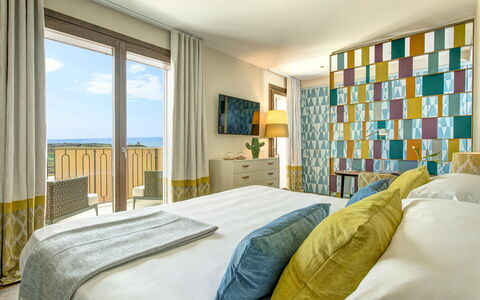 Villa Agata - Sea View | By Rocco Forte Villas: Ejendom, Møbel, Vindue, Komfort, Azure, Bygning, Textile, Bed Frame, Træ, Indretning