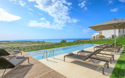 Villa Topazio - Sea View | By Rocco Forte Villas: Sky, Himmel, Vand, Bygning, Badeby, Azure, Plante, Udendørs Møbler, Skygge, Ejerlejlighed