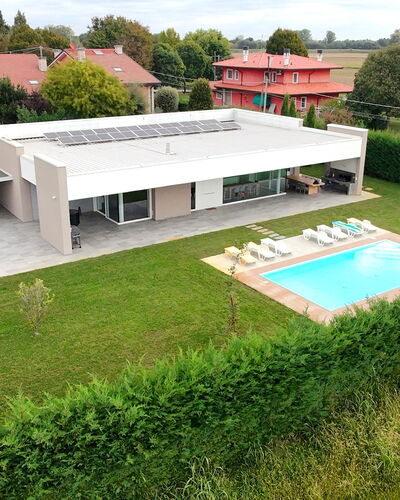 Stima Home, Padova, Pool, Ac: Svømmepøl, Skygge, Udvej, Estate, Gårdsplads, Kunstgræs, Design, Landscaping, Villa, Gård