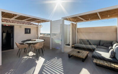 Donna Rosa Holiday Home