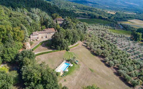 Villa D'elsa: Plante, Bygning, Naturlige Landskab, Træ, Land Lot, Landskab, Græs-, Almindeligt, Landdistrikt, Hældning