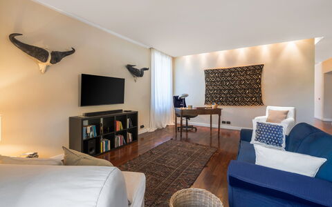 A Casa Di Camillo, Nepi, a C, Wifi: Møbel, Ejendom, Billedramme, Komfort, Television, Bord, Træ, Indretning, Stue, Gulvbelægning