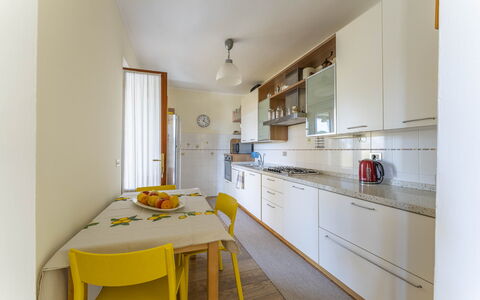 Camaiore House With Pool, La Casa Dei Ricci: Cabinetry, Møbel, Countertop, Bord, Træ, Indretning, Stol, Køkken, Køkken Apparat