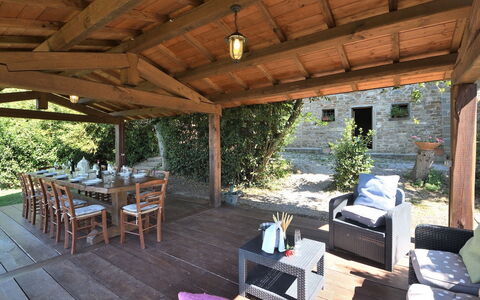 Villa Sette Ponti Levante: Plante, Ejendom, Møbel, Bord, Skygge, Arkitektur, Træ, Stol, Sommerhus, Træ