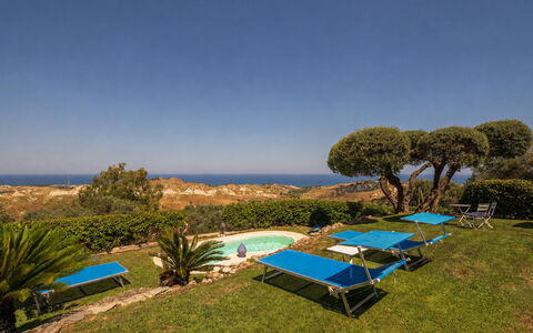 Villa Acquaro, Santa Caterina Dello Ionio, Pool, A: Blå, Busk, Landskab, Svømmepøl, Udvej, Udendørs Møbler, Have, Landscaping, Skygge, Eco Hotel