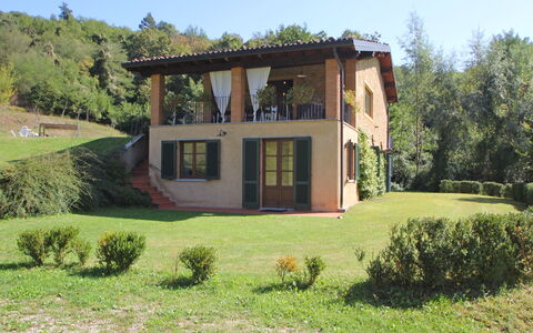Casetta Verde: Plante, Ejendom, Himmel, Bygning, Vindue, Træ, Land Lot, Naturlige Landskab, Sommerhus, Hus