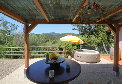 La Casetta: Himmel, Plante, Ejendom, Skygge, Belysning, Træ, Arkitektur, Indretning, Fritid, Landskab