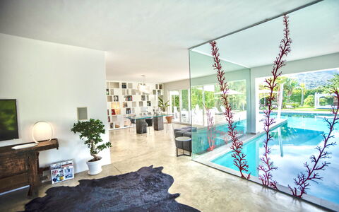 Terrasini Luxury Villa: Plante, Billedramme, Vand, Svømmepøl, Stueplante, Grøn, Blomsterkrukke, Bygning, Etage, Gulvbelægning
