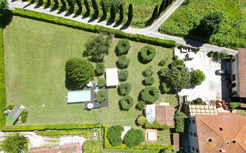 Villa L'antico Casale: Plante, Grøn, Land Lot, Træ, Urban Design, Græs, Biome, Naturlige Landskab, Landdistrikt, Hus