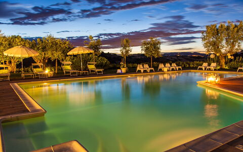 Villa Angelica: Vand, Sky, Himmel, Bygning, Ejendom, Plante, Natur, Azure, Træ, Naturlige Landskab