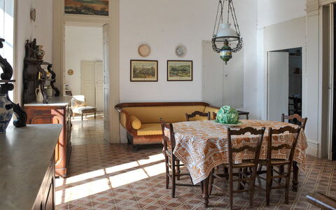 Masseria Tagliente: Bord, Møbel, Ejendom, Billedramme, Stol, Træ, Indretning, Etage, Gulvbelægning, Stue
