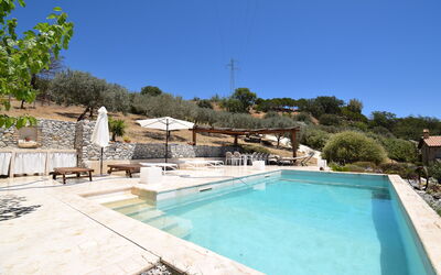 Villa Roccella Ionica, Sea View, a c: Vand, Plante, Himmel, Svømmepøl, Bygning, Træ, Udendørs Møbler, Fritid, Kompositmateriale, Landskab