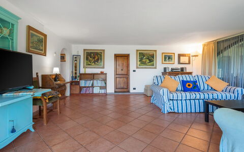 Chianti Hills Apartment, Pool, Ac: Møbel, Billedramme, Blå, Indretning, Træ, Gulvbelægning, Etage, Bygning, Stue