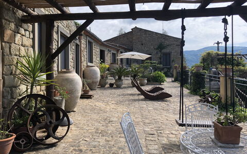 San Noto House With Pool Ac Wifi: Plante, Blomsterkrukke, Himmel, Bygning, Stueplante, Skygge, Hus, Træ, Landskab, Ejendom