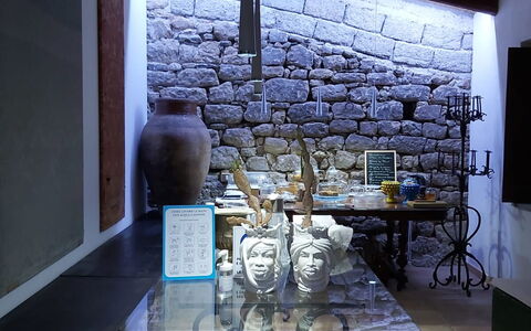 San Noto House With Pool Ac Wifi: Møbel, Bord, Træ, Bygning, Indretning, Etage, Gulvbelægning, Stue, Køkken, Hårdttræ