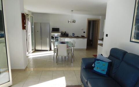 Loft San Giovanni in Gallipoli: Møbel, Billedramme, Couch, Bord, Etage, Gulvbelægning, Dør, Bygning, Ejendom
