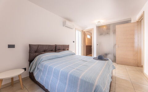 Loft San Giovanni in Gallipoli: Seng, Indretning, Soveværelse, Etage, Gulvbelægning, Møbel, Sengetøj, Sengetøj, Træ, Værelse