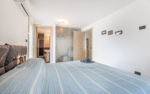 Loft San Giovanni in Gallipoli: Seng, Indretning, Møbel, Soveværelse, Gulvbelægning, Etage, Væg, Værelse, Sengetøj, Træ