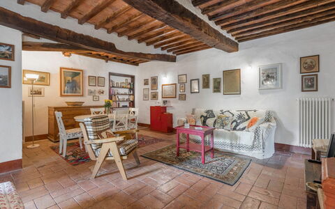 Il Palazzetto Francigena, Monteriggioni: Billedramme, Ejendom, Møbel, Træ, Bord, Indretning, Stue, Etage, Gulvbelægning, Stol