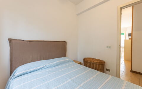 Apartment Living In Baia Verde - Gallipoli: Møbel, Komfort, Azure, Textile, Træ, Skygge, Seng, Bygning, Pude