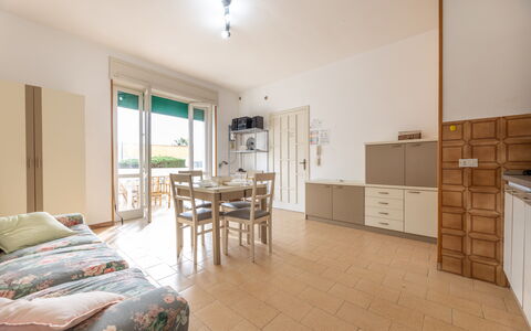 Apartment Living In Baia Verde - Gallipoli: Møbel, Cabinetry, Ejendom, Bord, Træ, Belysning, Indretning, Gulvbelægning, Countertop, Etage