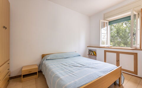 Apartment Living In Baia Verde - Gallipoli: Møbel, Vindue, Komfort, Bygning, Træ, Indretning, Skygge, Etage, Gulvbelægning