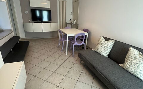 Bell'aria Apartment: Møbel, Ejendom, Couch, Bord, Cabinetry, Indretning, Træ, Gulvbelægning, Bygning, Etage