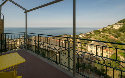 Pieve Ligure Seaside View, Wifi: Altan, Hav, Kyst, Lejlighed, Ocean, Gelænder, Baluster, Veranda, Hegn, Udvej