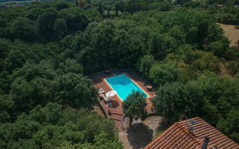 Santa Colomba House, Siena, Nature And Pool: Vand, Ejendom, Svømmepøl, Træ, Naturlige Landskab, Bygning, Landskab, Fritid, Eco Hotel, Urban Design