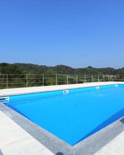 La Casa Dei Nonni, House With Private Pool, Torino: Vand, Himmel, Bygning, Ejendom, Svømmepøl, Azure, Rektangel, Træ, Hus, Udendørs Møbler