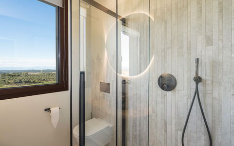 Ciliegino Spereto Apartment, Pool And Relax , Mont: Vindue, Dør, Bygning, Træ, Etage, Badeværelse, Gulvbelægning, Bruser Dør, Glas