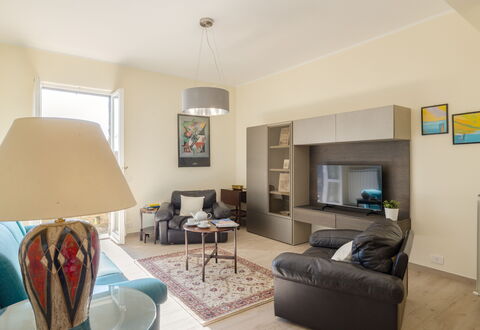 Casa Maria: Møbel, Indretning, Gulvbelægning, Etage, Couch, Væg, Værelse, Loft, Træ, Stue