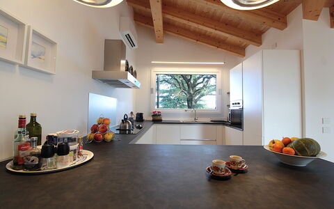 Casa Delle Eriche, Colli Euganei, Pool, Wifi: Indretning, Countertop, Køkken, Møbel, Gulvbelægning, Loft, Træ, Hjem, Lysarmatur, Cabinetry