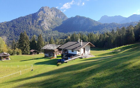 Baita Mountain View Pale San Martino: Bjergrige Landskabsformer, Træ, Bjerg, Bakke, Bjergkæde, Hus, Highland, Hill Station, Sommerhus, Dal
