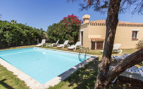 Villetta Mare Blu With Pool, Country Village, Stin: Svømmepøl, Udvej, Estate, Hacienda, Udendørs Møbler, Eco Hotel, Stuehus, Skygge, Villa, Liggestol