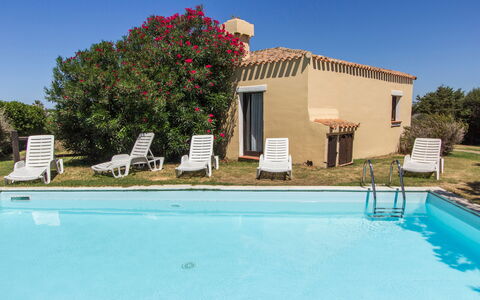 Villetta Mare Blu With Pool, Country Village, Stin: Svømmepøl, Udvej, Estate, Eco Hotel, Udendørs Møbler, Villa, Stuehus, Hacienda, Liggestol, Skygge