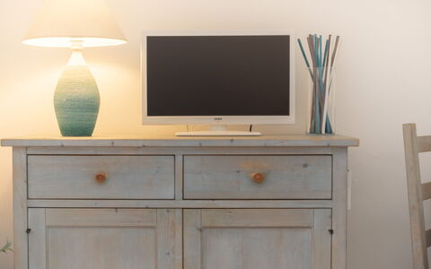 Casa D'orso Green Village Sardegna: Cabinetry, Ejendom, Bygning, Træ, Skuffe, Indretning, Belysning, Bord, Countertop