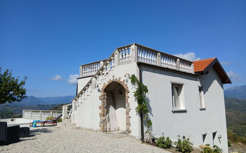 Villa dei Sogni: Væg, Arkitektur, Altan, Estate, Trappe, Villa, Hacienda