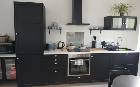 Villa dei Sogni: Køkken Apparat, Køkken, Cabinetry, Countertop, Større Bandage, Gulvbelægning, Indretning, Møbel, Husholdningsapparat, Komfur