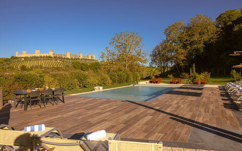 La Piazzetta, Borgo Campassini, Monteriggioni: Møbel, Udendørs Møbler, Have, Stol, Udendørs Bord, Eco Hotel, Skygge, Svømmepøl, Liggestol, Landscaping