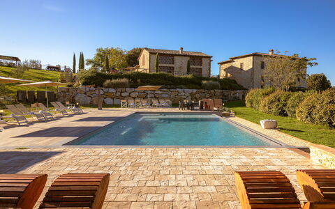 La Piazzetta, Borgo Campassini, Monteriggioni: Hjem, Svømmepøl, Estate, Stuehus, Villa, Udendørs Møbler, Udvej, Sommerhus, Have, Landscaping