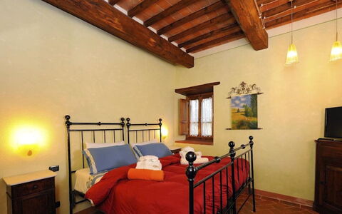 Mulino della Villa: Væg, Indretning, Møbel, Soveværelse, Loft, Seng, Gulvbelægning, Etage, Værelse, Bed Frame