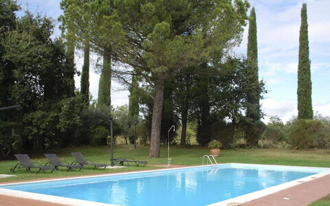 Villa del Lago: Svømmepøl, Skygge, Estate, Hacienda, Have, Lawn, Landscaping, Backyard, Gård, Villa