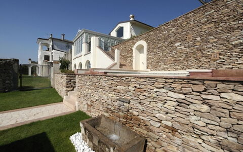 Villa le Selve: Stenmur, Mursten, Flise, Estate, Villa, Altan