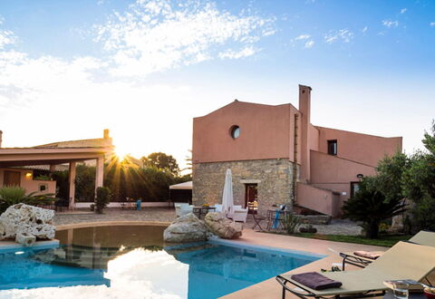 Villa dello Zingaro: Svømmepøl, Udvej, Estate, Water Feature, Hacienda, Villa, Eco Hotel, Landscaping, Thermae, Mansion