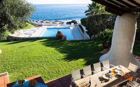 Villa Luna Blu: Blå, Svømmepøl, Udvej, Fritid, Eco Hotel, Udendørs Møbler, Liggestol, Hav, Ferie, Skygge